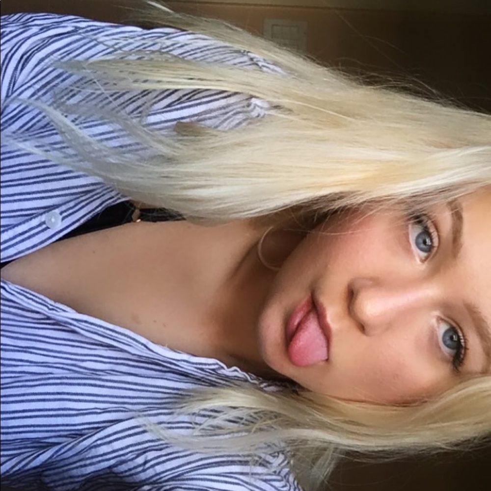 Meet your Posher, Alyssa